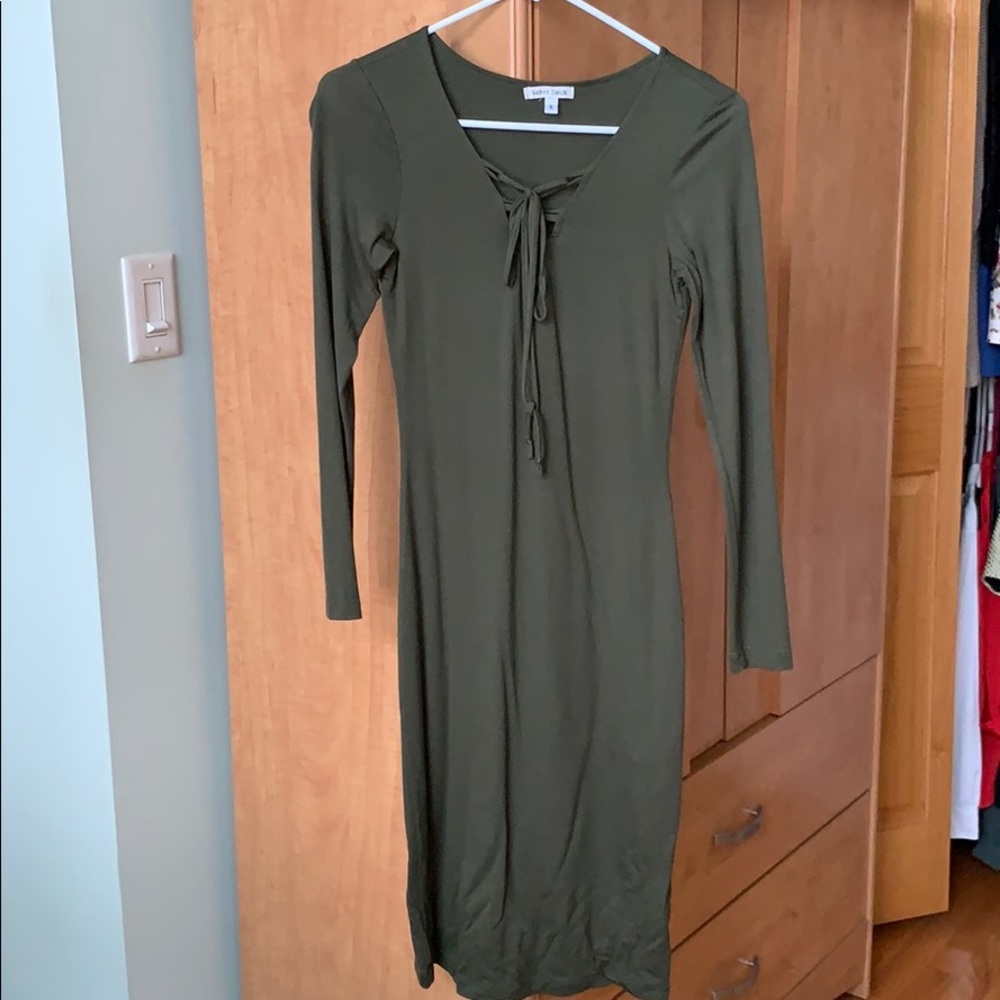 Form fitting green dress for any occasion!